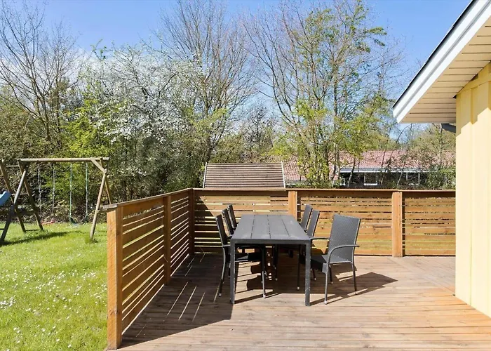 Ll208-humble-gulspurvevaenget-3 Nordenbro Vesteregn