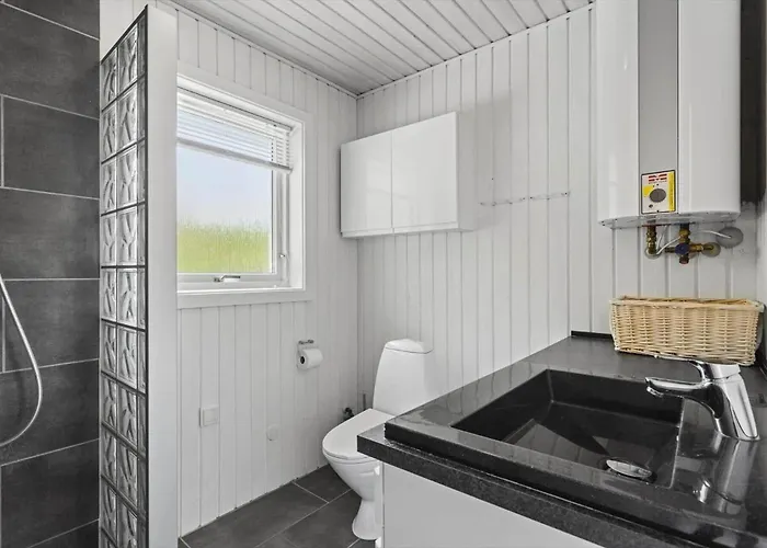 Ll208-humble-gulspurvevaenget-3 *