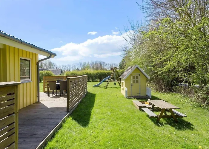 Ll208-humble-gulspurvevaenget-3 *